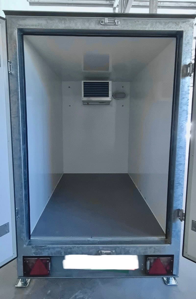 Intérieur réfrigéré d’une remorque frigorifique